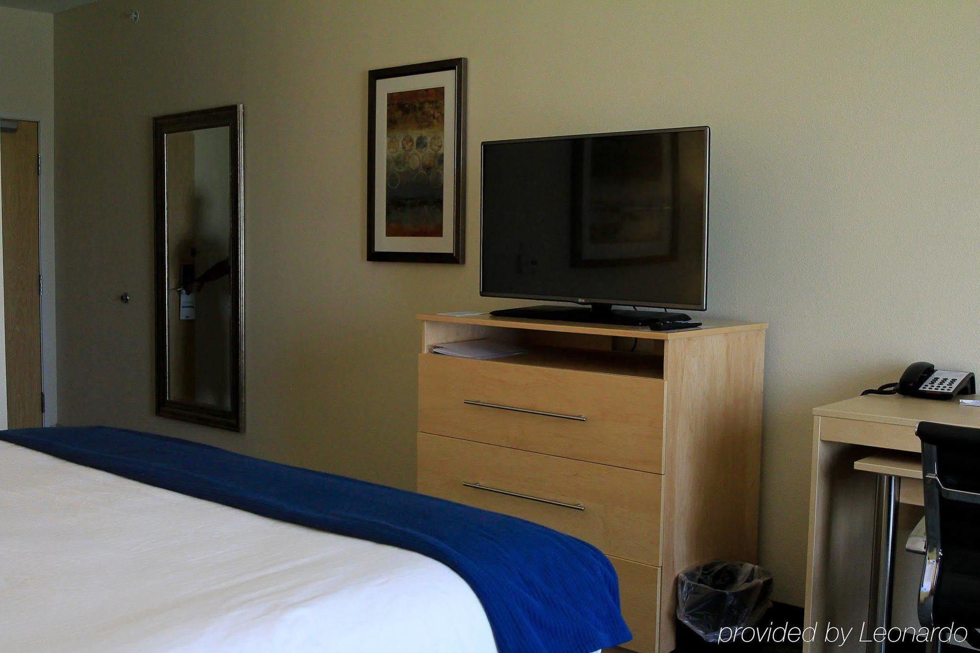 Holiday Inn Express & Suites San Antonio Brooks City Base, An Ihg Hotel מראה חיצוני תמונה